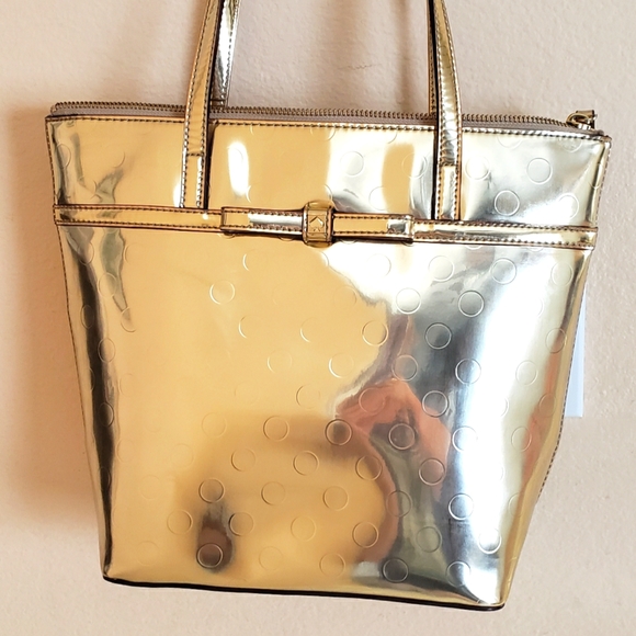 kate spade Handbags - Kate Spade Gold Polkadot Bow Tote